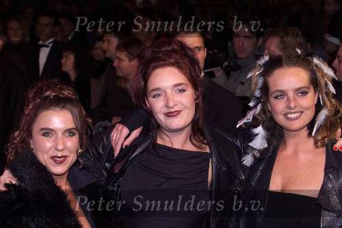 AMSTERDAM 23-11-1999
Premiere van de niuewe James Bond film in Tushinsky Amsterdam.
Mona BB, Bianca BB en Sabine BB uit het Big Brother huis