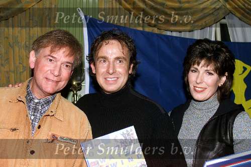 Volendam 29 november 1999
Uitreiking boek ONE WAY WIND
MARCO BORSATO, ARNOLD MUHREN en CAROLA SMIT