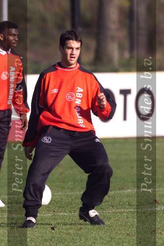 AMSTERDAM 3-11-1999
De training van AJAX ter voorbereiding van het Europacup duel tegen Hap[oel Haifa.
Cristian Chivu.