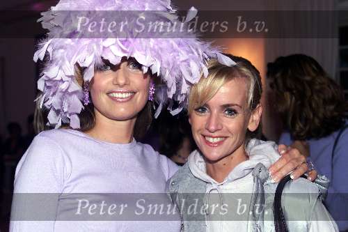 Naarden Vesting 1-11-1999
Uitreiking boek van Leco van Zadelhoff in het Arsenaal in Naarden Vesting
Mariska Hulscher met Daphne Deckers