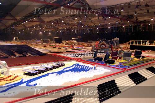 Zuidlaren 5 novmber 1999
Domino Day 1999


wendy v dijk met Hans Kraaij Jr.

PETER SMULDERS V