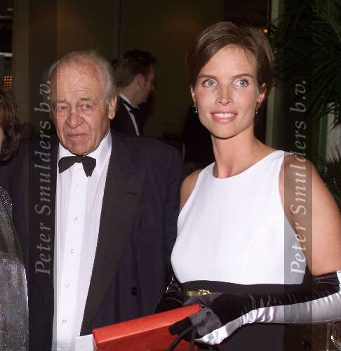 Amsterdam 8 november 1999
Gala Parel van Nederland in hotel Krasnaplosky in Amsterdam.
Freddy Heineken met zijn secretaresse