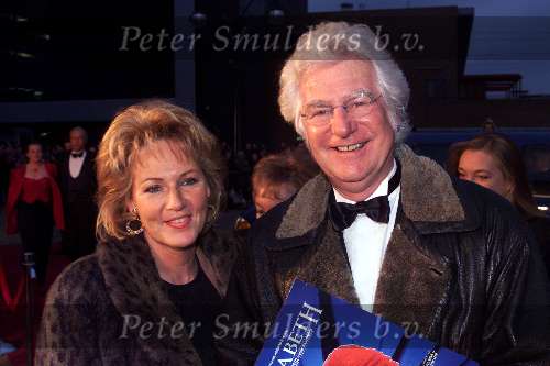 Scheveningen 21 November 1999
Premiere van de musical Elisabeth in het circustheater in Scheveningen.
Gerard Cox met vriendin