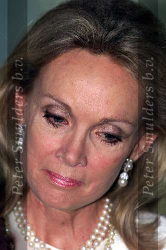 Amsterdam 20-11-1999
Unicef Gala in het Sheraton Hotel Schiphol.
Roger Moore en zijn vrouw Kristina.