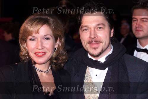 Scheveningen 21 November 1999
Premiere van de musical Elisabeth in het circustheater in Scheveningen.
Marianne Vloetgraven met vriend