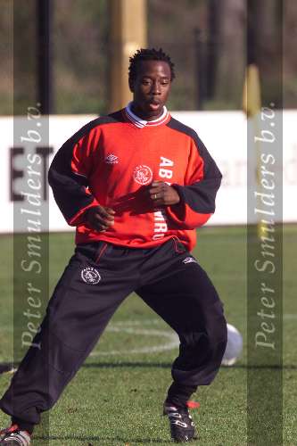 AMSTERDAM 3 November 1999
De training van AJAX ter voorbereiding van het Europacup duel tegen Hap[oel Haifa.
Mitchell Pique