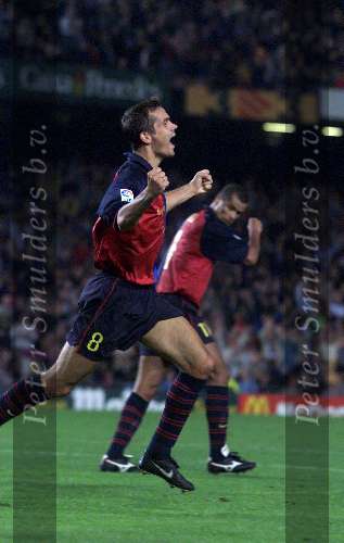 Barcelona, 23 oktober 1999
FC Barcelona-Athletic de Bilbao, 4-0
Phillip Cocu is blij met 1-0 op de achtergrond RIVALDO