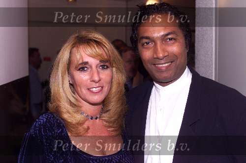 ROTTERDAM 18 November 1999
Pemiere van Willeke Alberti in het Luxor theater in Rotterdam.
Ricardo Sibelo met zijn vriendin.