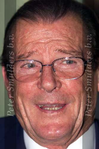 Amsterdam 20 November 1999
Unicef Gala in het Sheraton Hotel Schiphol.
Roger Moore en zijn vrouw Kristina.