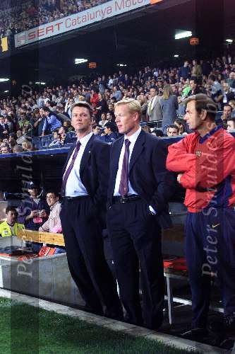 Barcelona, 23 oktober 1999
FC Barcelona-Athletic de Bilbao, 4-0
de trainersstaf Louis v Gaal, Ronald Koeman en Frans Hoek