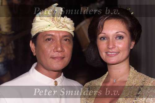 Den Haag 4 november 1999
Uitreiking boek PIERRE WIND
Sandra Masmeijer met Lonny