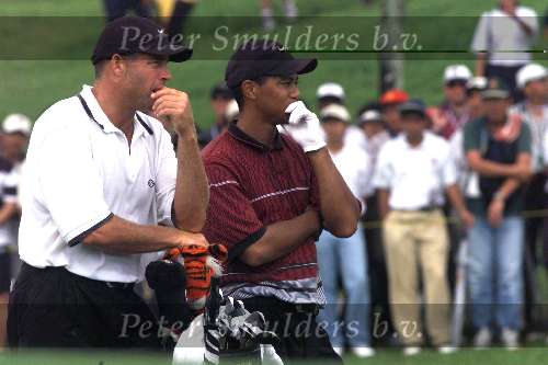 Kuala Lumpur 21 november 1999
Mines Resort golf
WK Golf voor landenteams USA eerste Spanje tweede
TIGER WOODS met zijn caddy
Golfen Maleisie