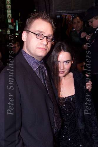 AMSTERDAM 23 November 1999
Premiere van de niuewe James Bond film in Tushinsky Amsterdam.
Unico Glorie met zijn vrouw