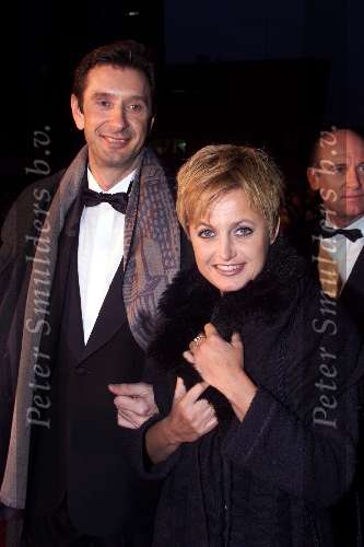 Scheveningen 21 November 1999
Premiere van de musical Elisabeth in het circustheater in Scheveningen.
Vera Mann met vriend