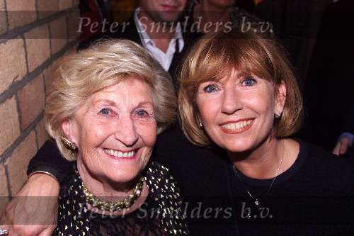 ROTTERDAM 18 November 1999
Pemiere van Willeke Alberti in het Luxor theater in Rotterdam.
Ria en Willeke Alberti