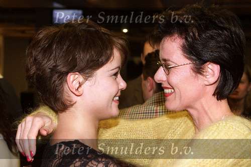 Amsterdam 20 november 2000
Premiere de Feestwinkel met Chris Jolles en Hilde de Mildt.
Jet v d Meij en Angela Schijf.