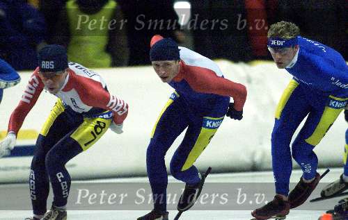 Eindhoven, 11 november 2000
5e KNSB schaatsmarathon
Arnold Gaasenbeek (34) Richard Touber (87)