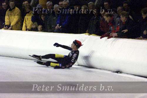 Eindhoven, 11 november 2000
5e KNSB schaatsmarathon
2e plaats voor ERIK HULZEBOSCH die met een laatste jump onderuit ging