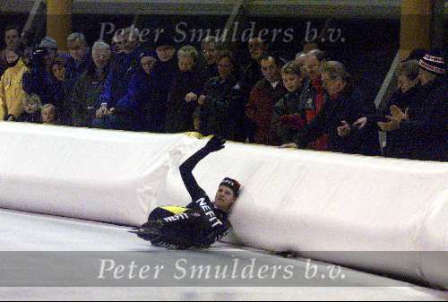 Eindhoven, 11 november 2000
5e KNSB schaatsmarathon
2e plaats voor ERIK HULZEBOSCH die met een laatste jump onderuit ging