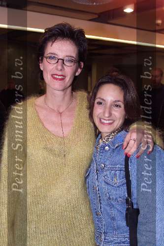 Amsterdam 20 november 2000
Premiere de Feestwinkel met Chris Jolles en Hilde de Mildt.
Jet vd Meij en Sabine Koning