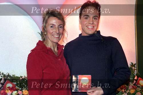Kaatsheuvel 6 november 2000
Uitreiking CD van Johan Heuser
JH met Jomanda