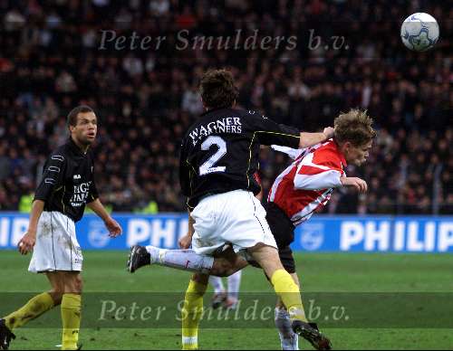 Eindhoven, 26 november 2000
PSV-NAC, eindstand 2-1
Joonas Kolkka  kopbal  mooie aktiefoto