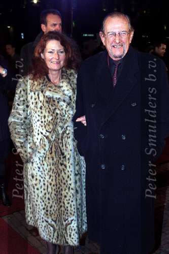 Amsterdam 21 november 2000
Premiere van de film Dinosaur.
Joop Doderer met zijn vrouw