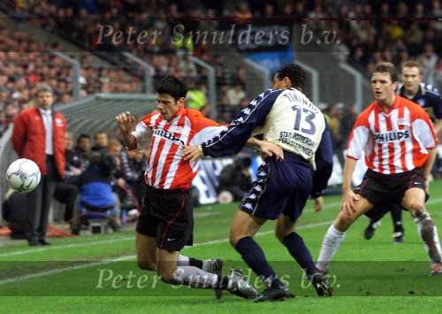 Eindhoven, 12 november 2000
PSV-Feyenoord, eindstand 1-0 door penalty van Arnold Bruggink
Kezman contra Tininho