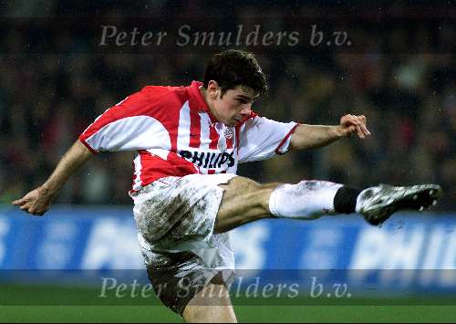 Eindhoven, 23 november 2000 
UEFA-cup PSV-PAOK Thessaloniki, eindstand 3-0
KEZMAN   Mooie Aktiefoto