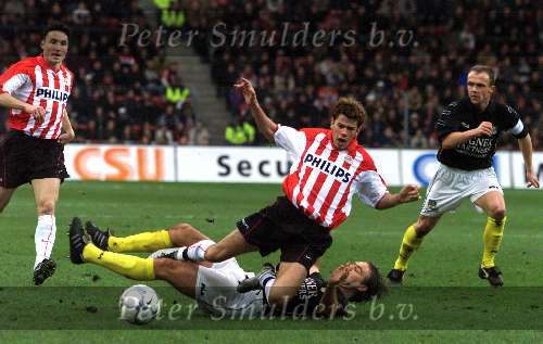 Eindhoven, 26 november 2000
PSV-NAC, eindstand 2-1
Kezman ( maker van 2 doelpunten)
Jeffrey v As, alfred Schreuder en Mark v Bommel