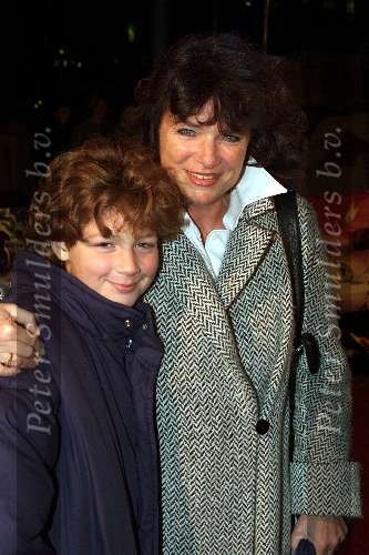 Amsterdam 21 november 2000
Premiere van de film Dinosaur.
Linda v Dijck met zoontje Jame