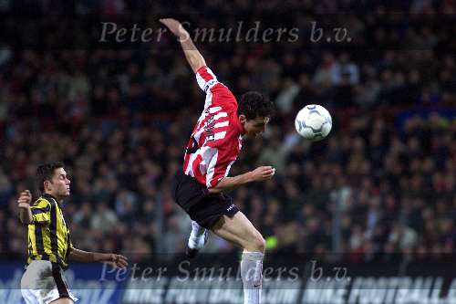 Eindhoven 1 november 2000
PSV-Vitesse, EINDSTAND 2-0
Mark v Bommel en Theo Janssen
kopbal