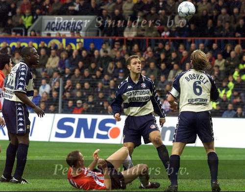 Eindhoven, 12 november 2000
PSV-Feyenoord, eindstand 1-0 door penalty van Arnold Bruggink
Paul Bosvelt-Kezman-Kevin Hofland-Ulrich v Gobbel-Patrick Paauwe