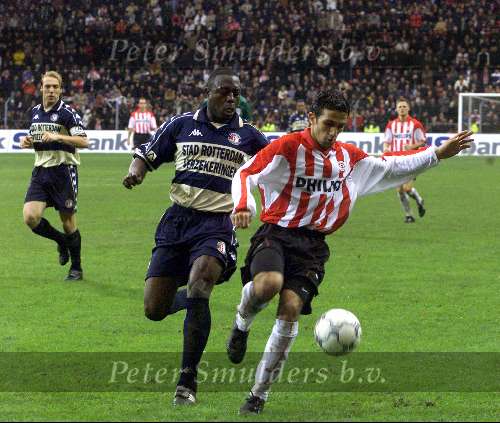 Eindhoven, 12 november 2000
PSV-Feyenoord, eindstand 1-0 door penalty van Arnold Bruggink
Ramzi Ulrich v Gobbel