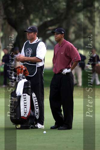 Marbella 12 november 2000
 Golfclub Valderrama American Express Championships.
Tiger Woods met zijn caddy golfen