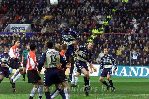 Eindhoven, 12 november 2000
PSV-Feyenoord, eindstand 1-0 door penalty van Arnold Bruggink
Paul Bosvelt Ramzi Kevin Hofland Ulrich v Gobbel