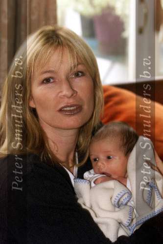 Nigtevecht 12 november 2001
Annemiek Verdoorn met haar zoontje Davy