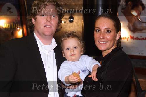 Badhoevedorp 22 november 2001
Presentatie van de nieuwe DVD van Lee Towers.
Claudia Huizer met man en zoontje