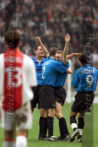 Amsterdam 24 november 2001
AJAX-PSV 1-3
Dennis Rommedahl blij na de 0-3