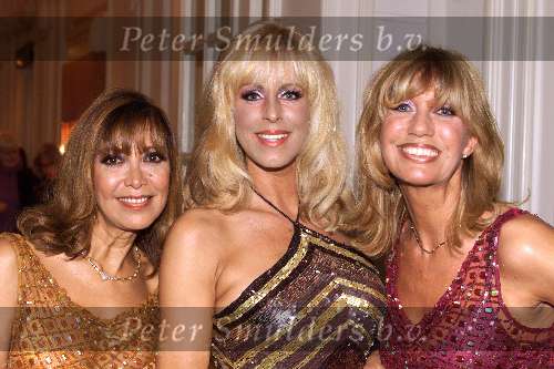 AMSTERDAM 12 november 2001
Feest Beau Monde in het AMSTEL HOTEL
Dutch Divas, Sandra Reemer, Marga Bult en Sjoukje Smit