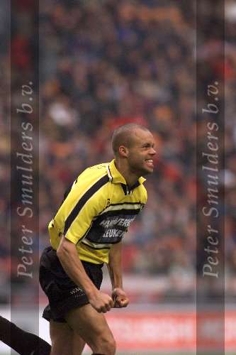 AMSTERDAM 18 NOVEMBER 2001
AJAX-NAC 1-3
Earnest Stewart blij na de 1-2