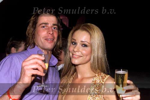Amsterdam 16 November 2001
Playboy feest in de heineken music hall
Froukje de Both met vriend