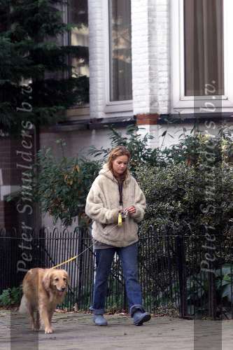 Scheveningen 26 novbember 2001
Guusje Nederhorst met hond