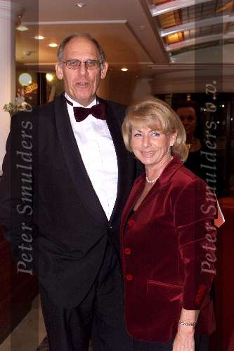 Scheveningen12 november 2001
 Rode Kruis Gala in het Kurhaus.
Hans Dijkstal met vrouw