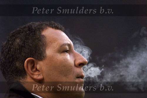 AMSTERDAM 18 NOVEMBER 2001
AJAX-NAC 1-3
Henk ten Cate een sigaret rokend