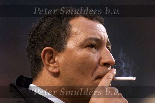 AMSTERDAM 18 NOVEMBER 2001
AJAX-NAC 1-3
Henk ten Cate een sigaret rokend