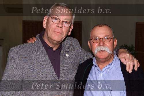 HILVERSUM 29 NOVEMBER 2001
UITREIKING BOEKRADIOPROGRAMMA HERMAN STOK IN HET OMROEPMUSEUM.
Herman v d Velden en Herman Stok