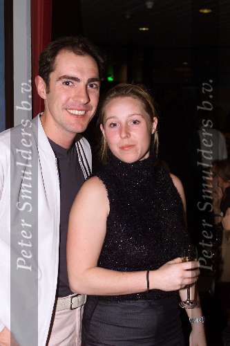 GOUDA 14 november 2001
Premiere Chorusline in stadsschouwburgvan Gouda.
Johan Nijenhuis met zijn vriendin