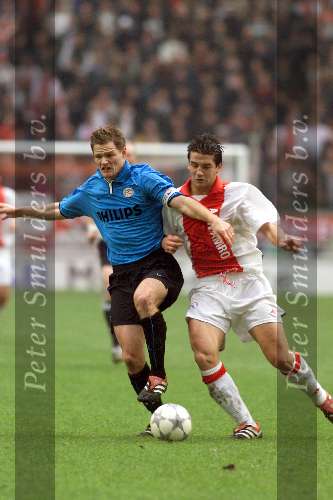 Amsterdam 25 november 2001
AJAX-PSV 1-3
Johann Vogel in duel met Chivu