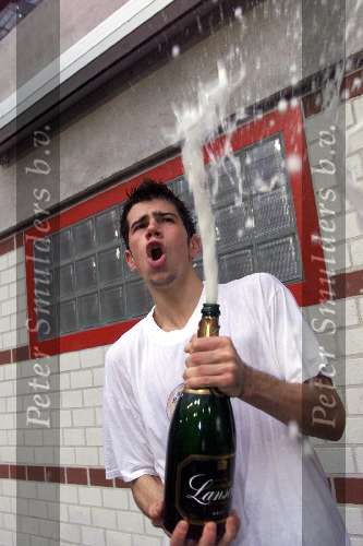 Amsterdam 25 november 2001
AJAX-PSV 1-3
KEZMAN met champagne